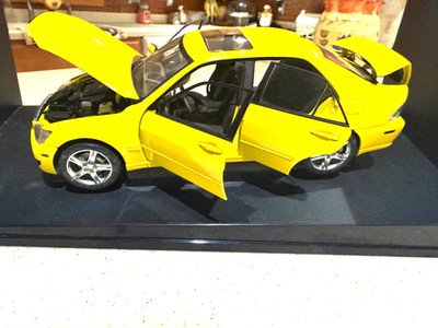 AUTOART 2002 Lexus IS300  1:18 Diecast  RARE YELLOW