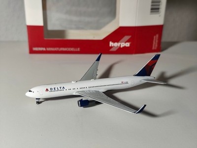 Herpa Wings Delta Air Lines Boeing 767-300WL N178DZ 535335 1:500