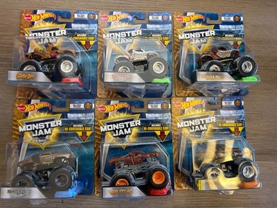 Hot Wheels MONSTER JAM   Dog Pound Set (6 Trucks)   New in Package!