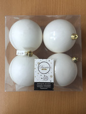 Pack of 4 Decoris Cream Shatterproof Baubles 10cm / 3.9 inch