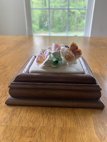 Vintage Capodimonte Porcelain Floral Wood Box Italy Hand Made Flowers Butterfly - Picture 5 of 24