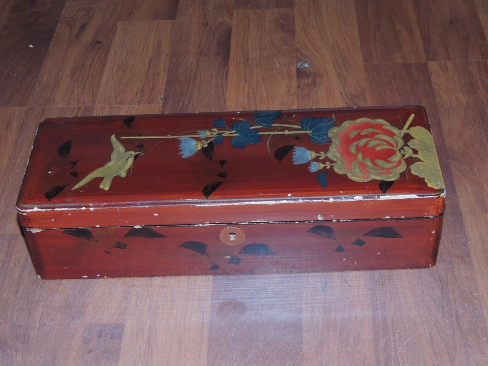 Antigua caja porta incienso chino en madera lacada pintada a mano Foto 4 de 4