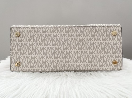 $558 MICHAEL KORS Hamilton Medium Vanilla Monogram Signature Crossbody NS Tote - Picture 10 of 13