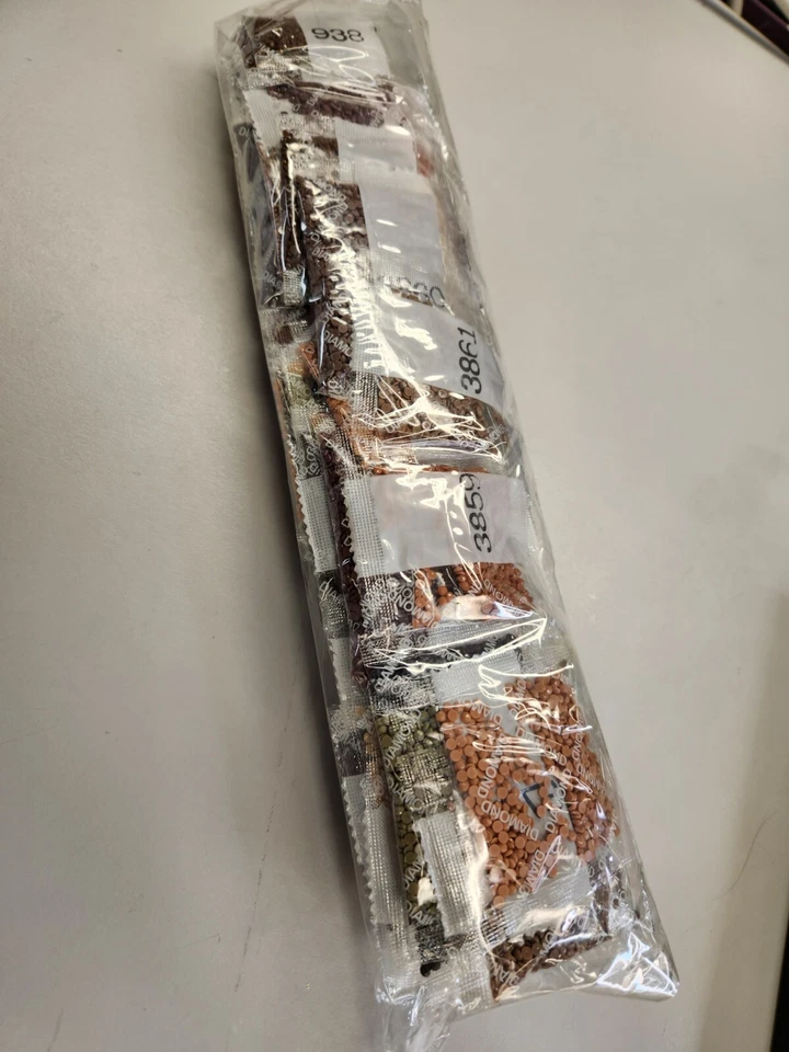 Woman Posing Diamond Painting Kit, Round Drills, 50cm x 62cm, Diamond Art - Image 3 of 4