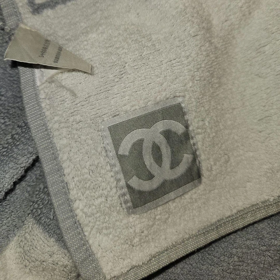 Пляжное полотенце CHANEL серое белое одеяло CC: 172x107 см: JP - Изображение 3 из 4
