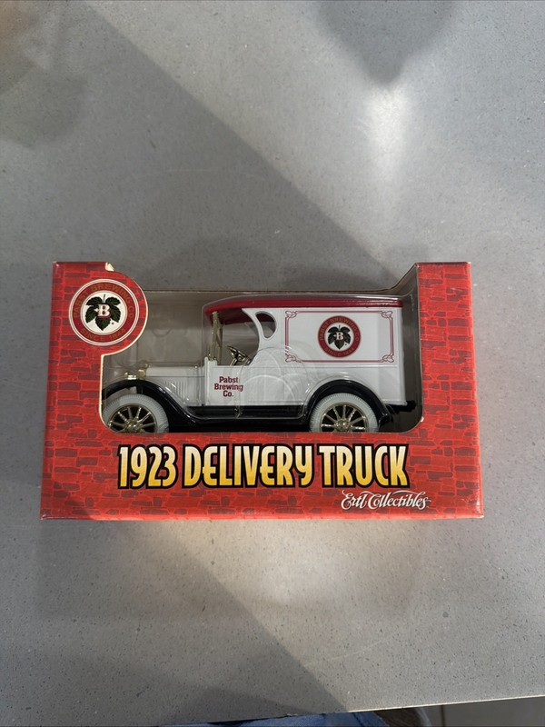 NIB ERTL Pabst Brewing Delivery 1923 Diecast Metal Truck Bank