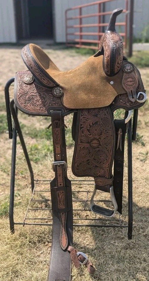 Jeff Smith 13" Gorgeous  tooled Barrel Saddle like  new