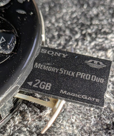 Sony PSP-2001 Slim Black Console w/Case, AC Power, 2GB Memory Stick Duo, TESTED