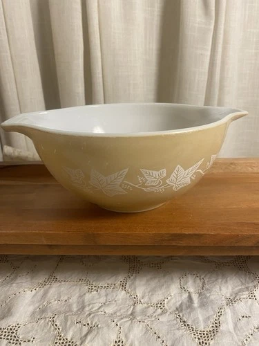 Vintage PYREX Cinderella Mixing Bowl Sandalwood Tan With White Ivy #442