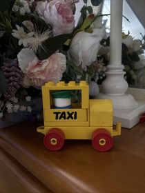 Lego DUPLO TAXI Play Set #535-2 - COMPLETE SET - Retired 1977 VINTAGE ORIGINAL