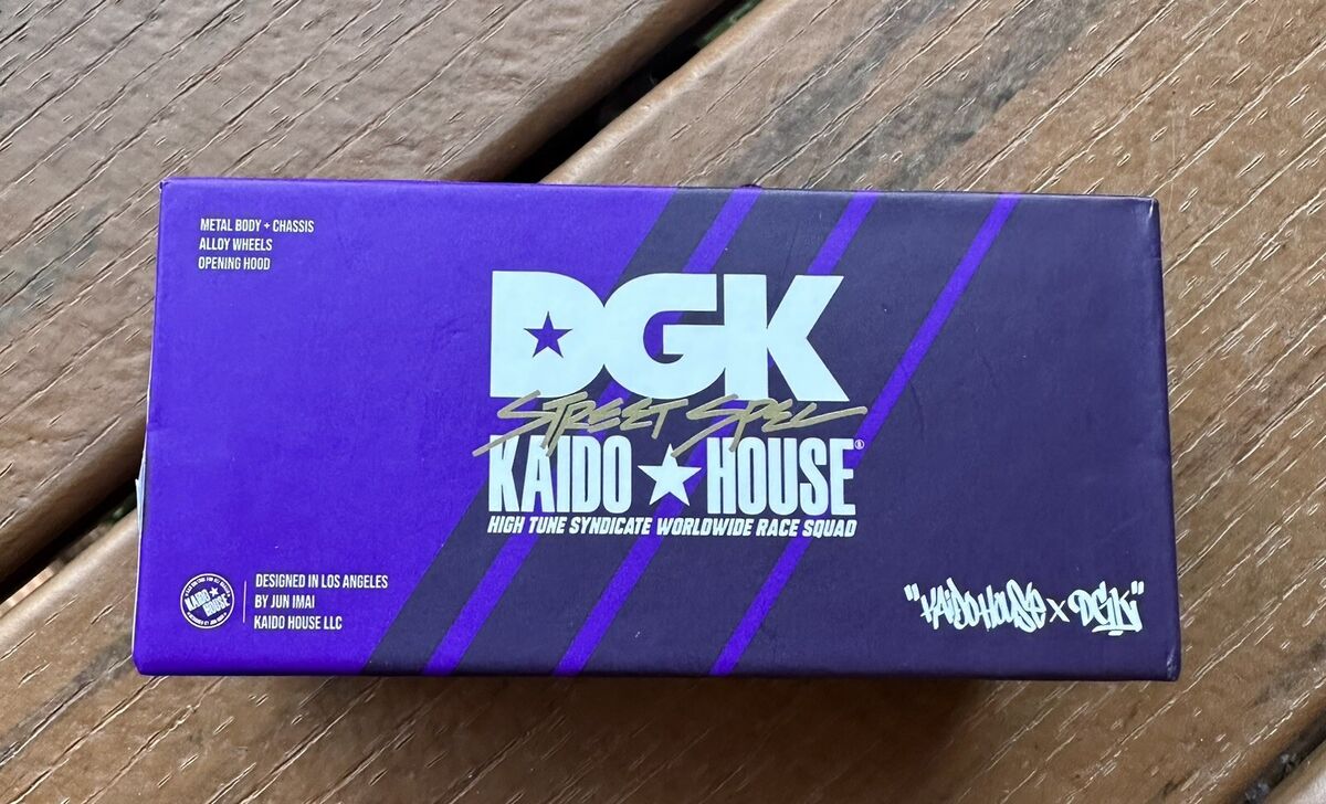 DGK X Kaido House Roulette Racer Nissan Skyline GT-R (R34 DGK X Kaido House Roulette Racer Nissan Skyline GT-R (R34