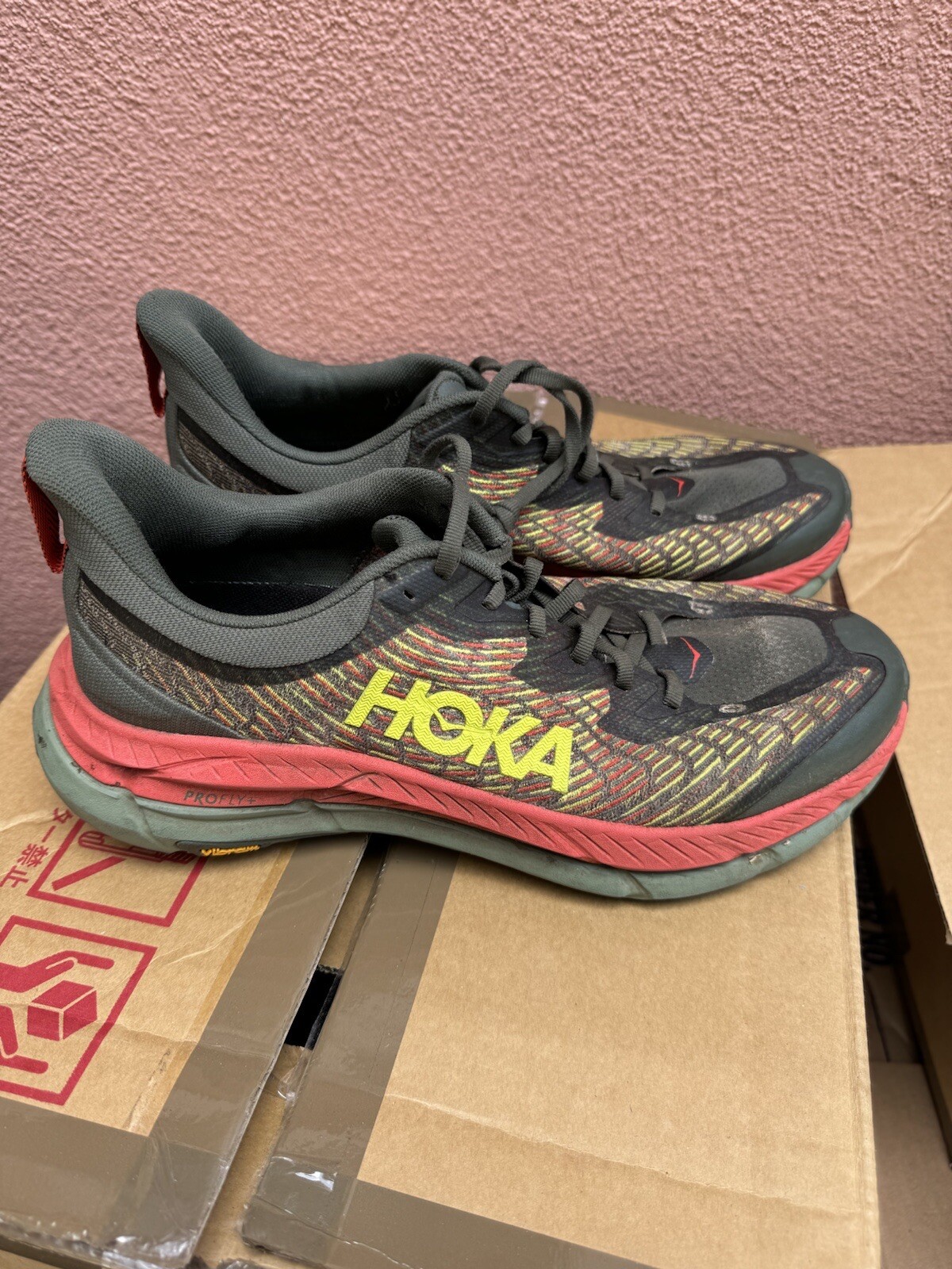 Zapatos para correr Hoka OneOne Mafate Speed 4 EE. UU. Hombres 10Verdes Tomillo/Fiesta Trail