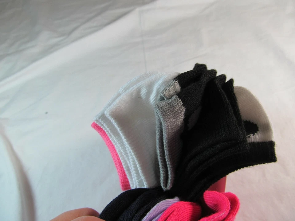 NUEVO CON ETIQUETAS Niñas TOTAL NIÑA PAQUETE DE 10 PARES CALCETINES CORTE BAJO LUNARES Multicolor pequeños Foto 3 de 4