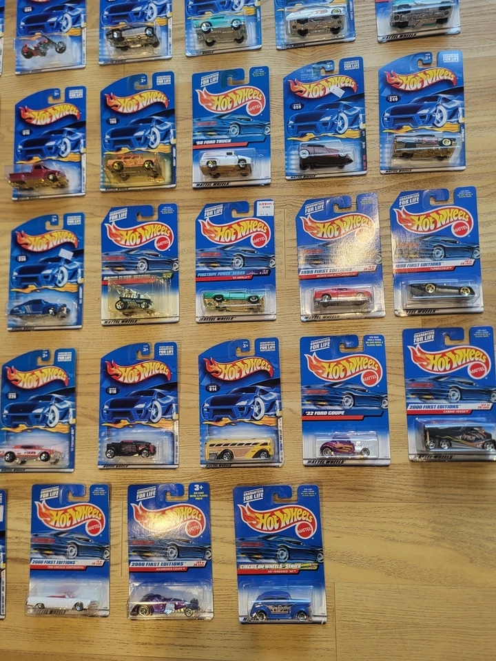 Matchbox Hot Wheels Die-Cast Cars HUGE LOT (45 CARS) - Image 3 of 4