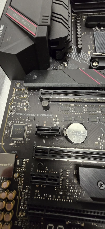 ASUS ROG STRIX B550-E GAMING AMD B550 DDR4 Socket AM4 ATX Motherboard - Image 4 of 4