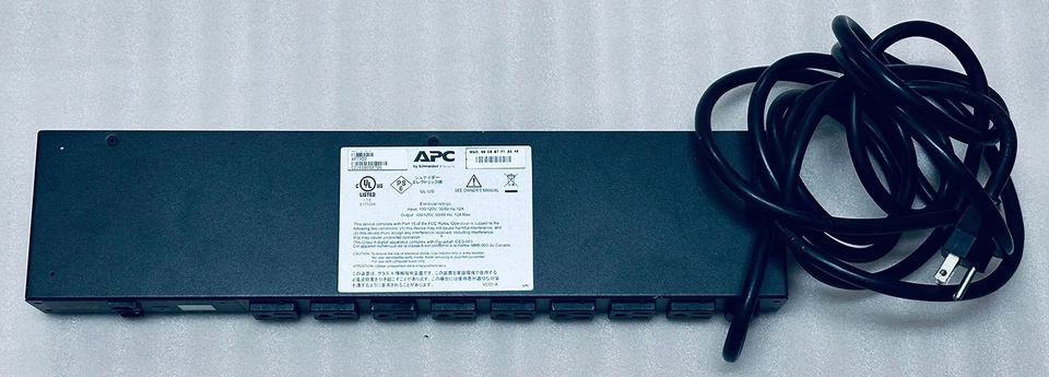 PDU para rack conmutada APC 8 puertos APC AP7900 conmutada 1U 12A 120V APC 8 tomas de corriente Foto 2 de 4