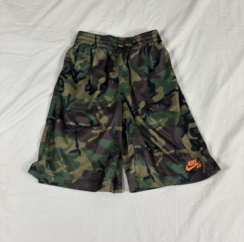 Nike SB Boys Green Camo Basketball Shorts Size M