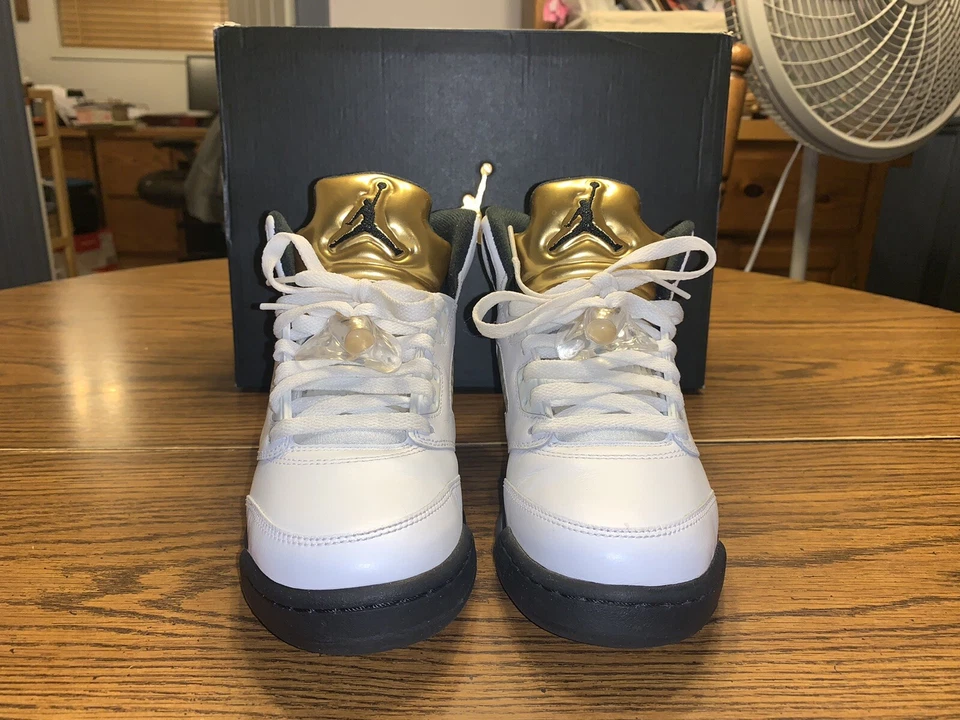 Air Jordan 5 V Retro BG Olympic Talla 5.5Y 440888-133 Blanco/Negro/Dorado Metálico  Foto 3 de 4