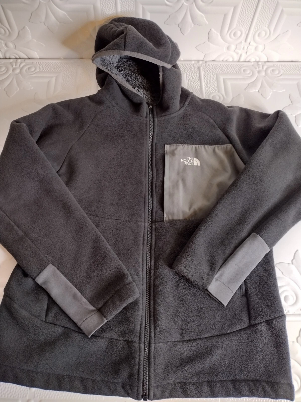North Face Soft Shell Long Sleeve, Full Zip Outdoor Jacket Boys Large (14-16)