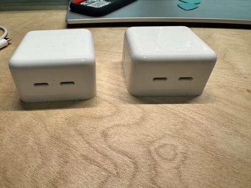 Assorted Apple Accessories, Adapters, and More! - Photo 7 sur 14