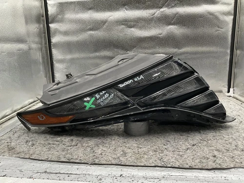 22-24 Hyundai Tucson LED Right Front Lamp Assembly OEM