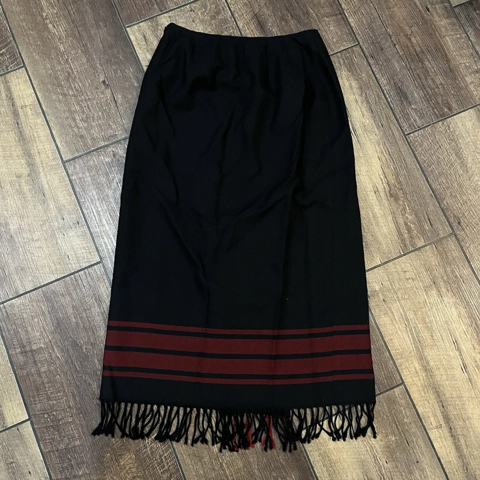 Valerie Stevens Women's Maxi Skirt Size 4P 100% Pure Wool Wrap Fringe Black Red - Image 2 of 4
