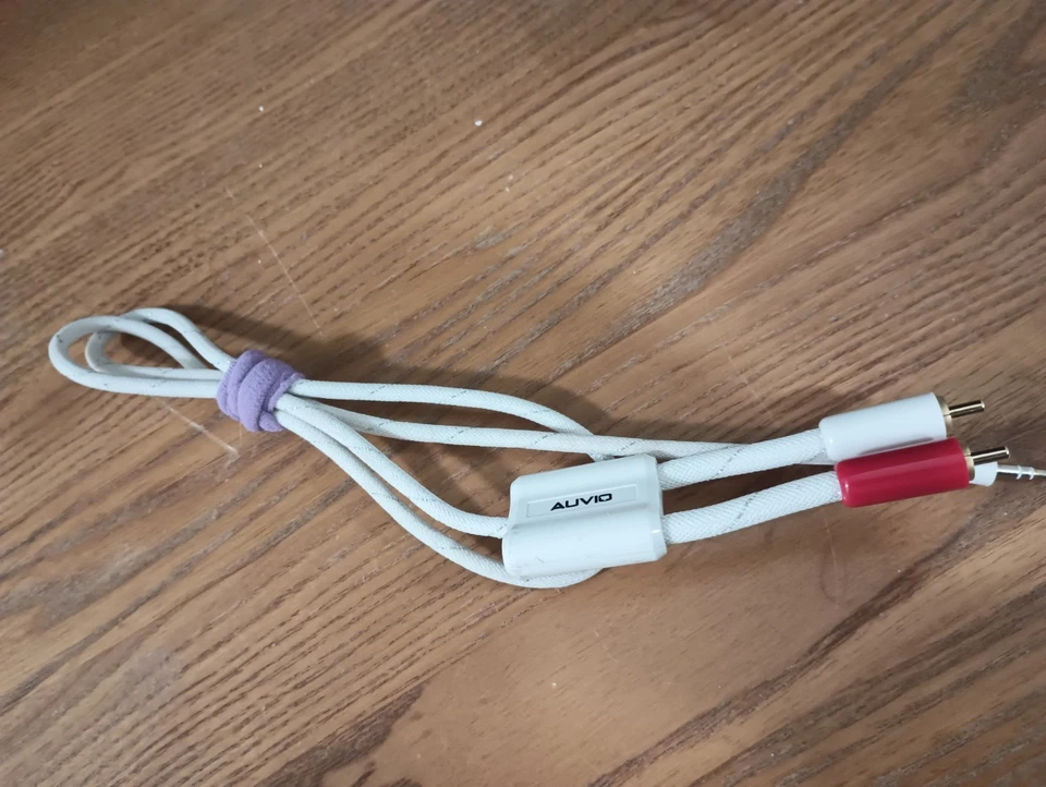 AUVIO 1/8" 3.5 Auxiliar Estéreo Cable Malla Trenzada Cala - BLANCO Foto 4 de 4