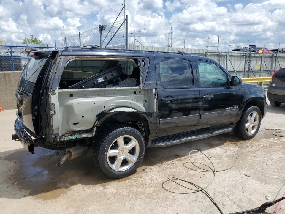 Used Rear HVAC Blower Motor fits: 2014 Chevrolet Suburban 1500 rear Rear Grade A - Image 3 of 4