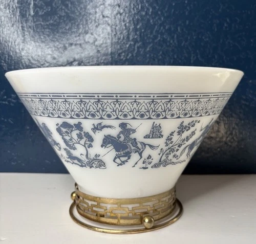 Vintage Hazel Atlas Milk Glass Arabian Knights Pattern Large Bowl With stand