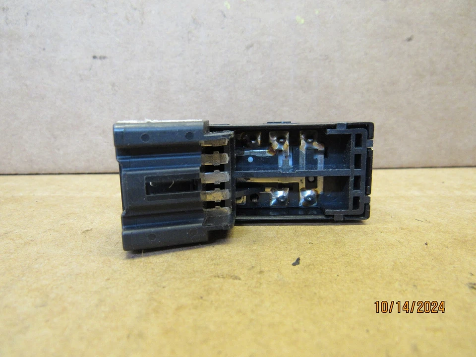 Interruptor de ventana eléctrica trasero izquierdo Suzuki Swift 2005 2006 2007 208 2009 2010 OEM Foto 3 de 4