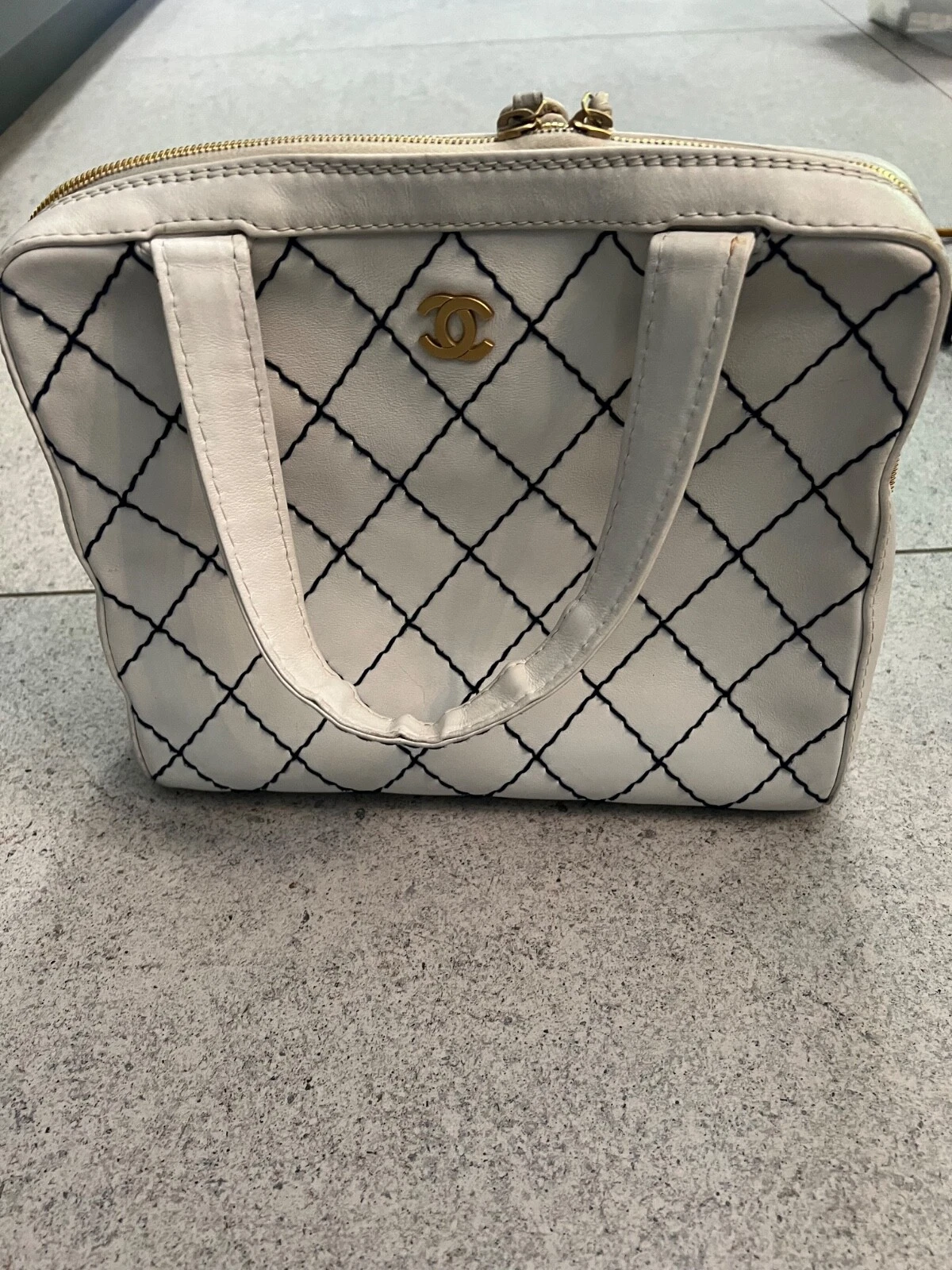 CHANEL COCO Borsa a mano in pelle punto selvaggio bianca con nero vintage