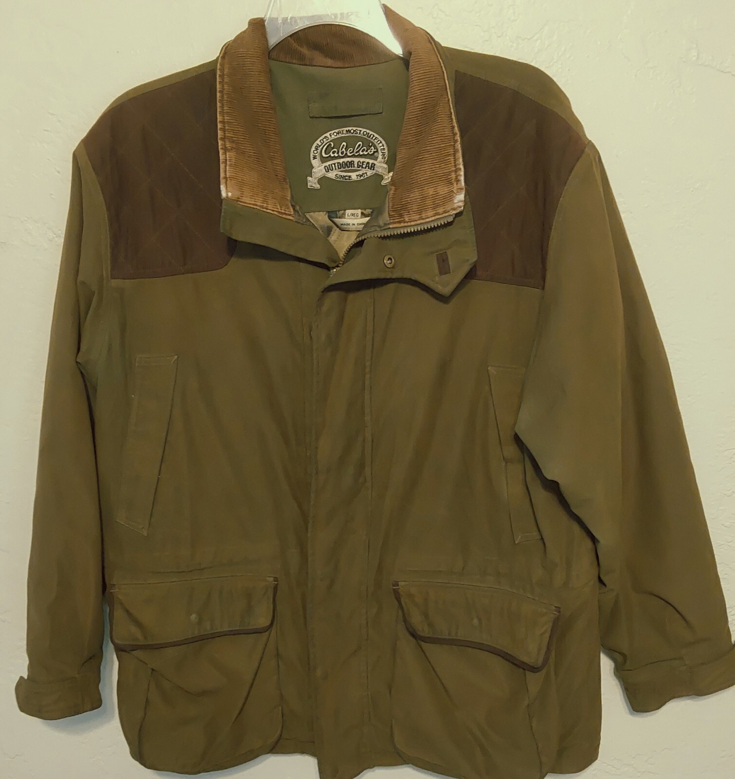 Cabela's Men's Upland Hunting Jacket Size Large shoulder pad And Shell