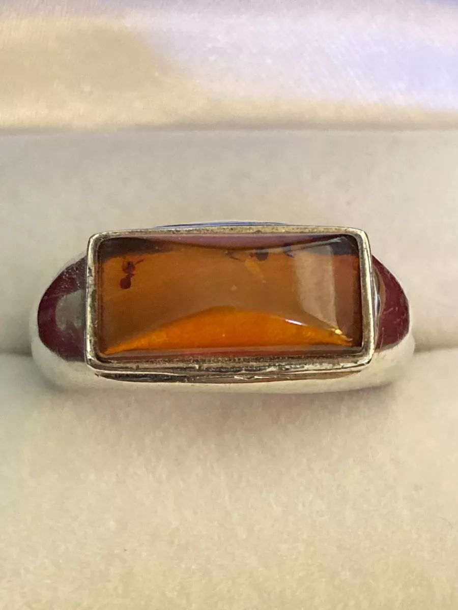Amber store band ring