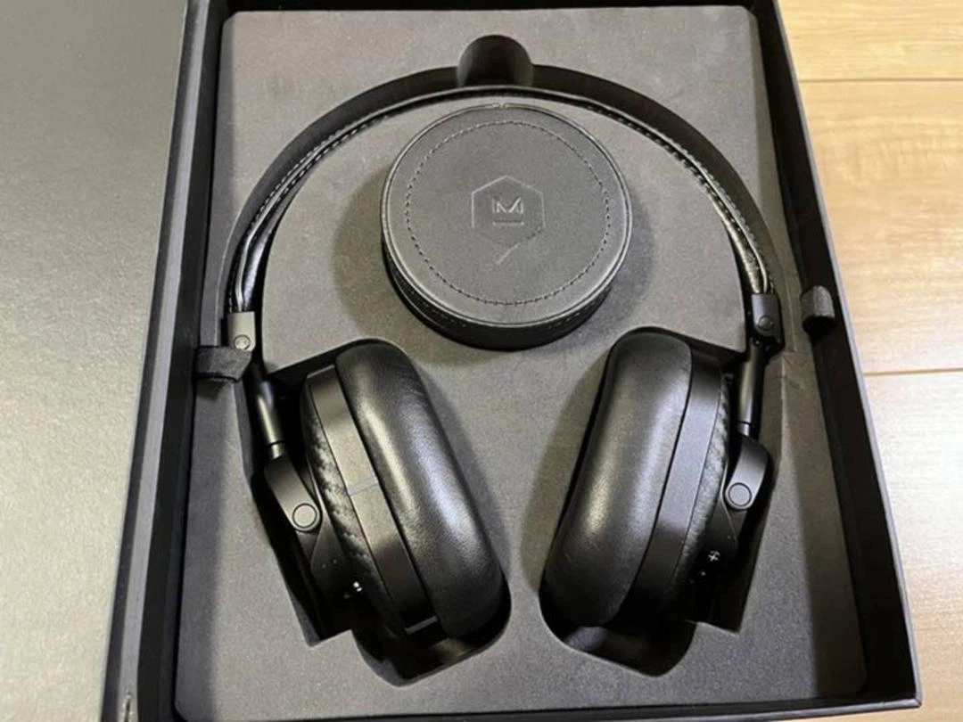Master & Dynamic Tag Heuer Collab MW60B1-TH Headphone Black