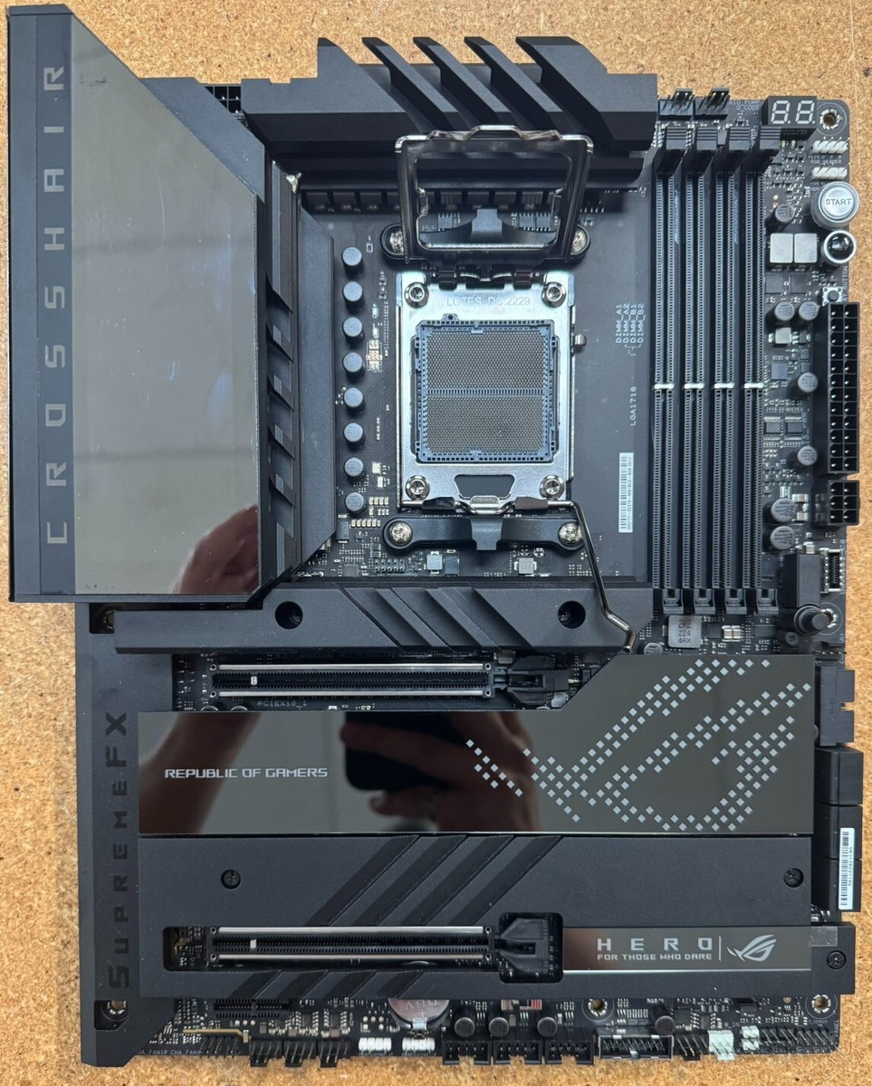 ASUS ROG Crosshair X670E Hero AM5 ATX AMD Motherboard for