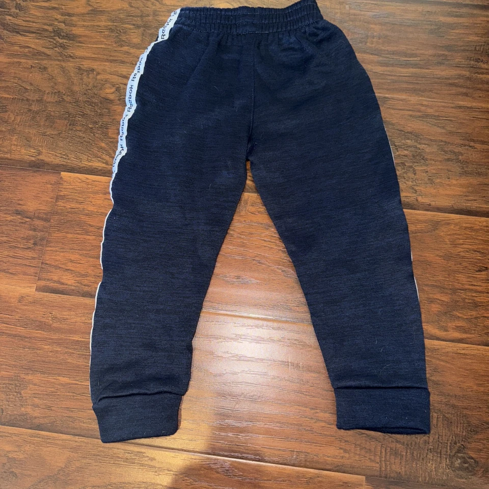 Kids Reebok Track Pants. Navy Blue. Size 5 Side Stripe Logo On Leg - Image 4 of 4