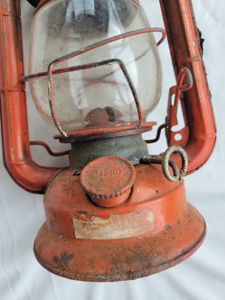 VINTAGE Dietz No 50 Comet Red Kerosene Utility Lantern Hong VINTAGE Dietz No 50 Comet Red Kerosene Utility Lantern Hong