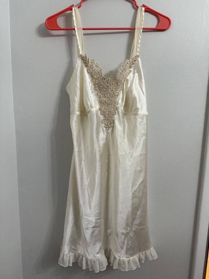 Linea Donatella vestido sin mangas satinado con bata  Foto 2 de 4