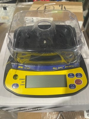 A&D EJ-303 Compact LAB Balance