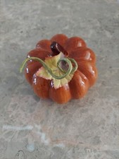 ONE CERAMIC PUMPKIN WITH ARTIFICIAL LEAF HALLOWEEN/ THANKSGIVING