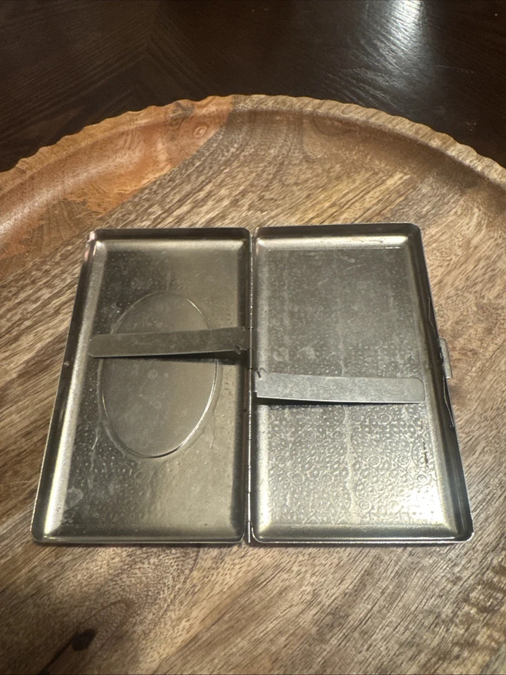 Estuche de cigarrillos vintage Foto 4 de 4