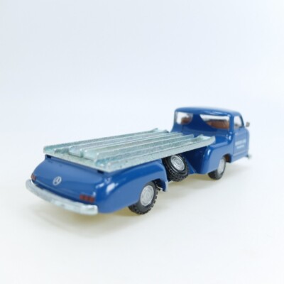 Conrad 1:43 - Camión a escala (2) - Mercedes Renntransporter 1034; Mercedes W196 1955