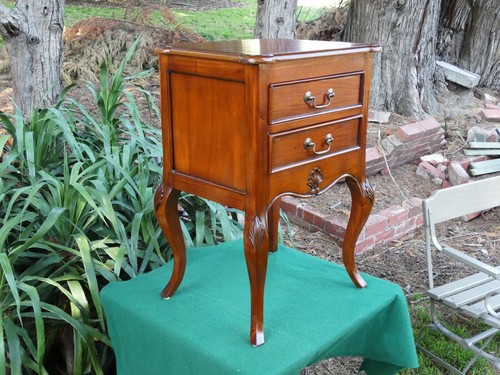 ANTIQUE STYLE BEDSIDE DRAWERS SOLID WOOD - Picture 10 of 10