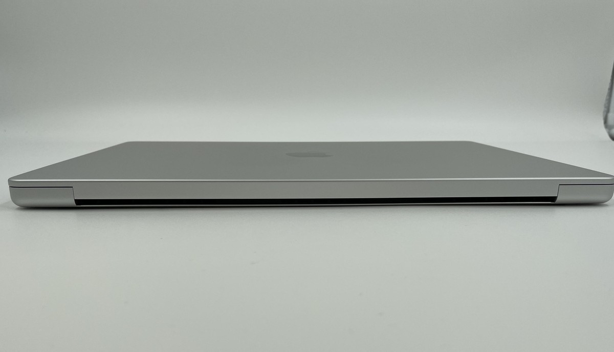 【極美品】MacBook Pro 16インチ M3 Max 48GB 1TB シルバー 付属品・箱付き MacBook Pro 16 Nov 2023 M3 Max 16-Core CPU 40-Core GPU 48GB 1TB