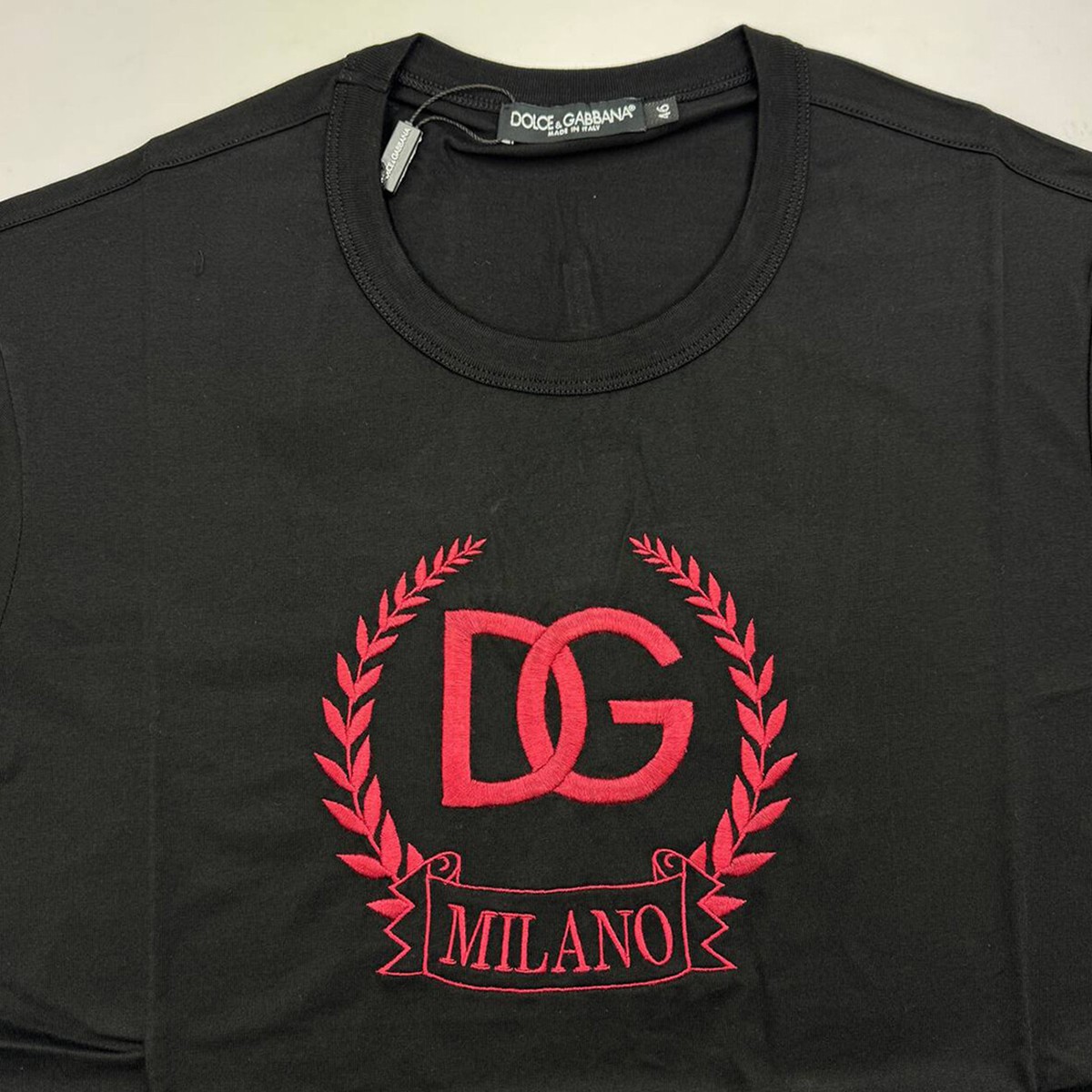 DOLCE & GABBANA メンズ MILANO ロゴ Tシャツ Dolce & Gabbana Men's Milano Logo Embroidered T-shirt Black