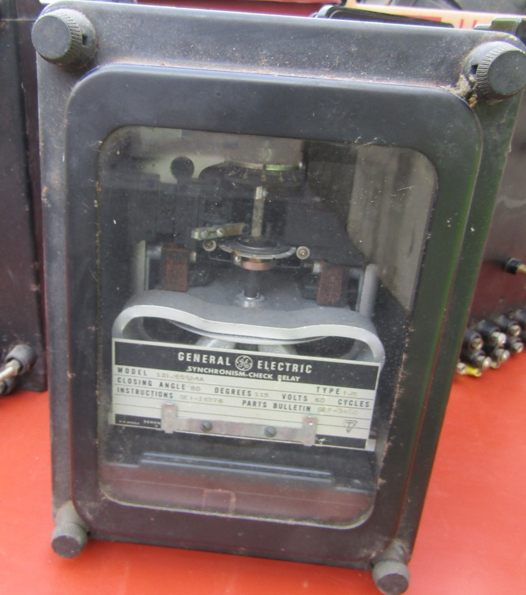 VINTAGE GENERAL ELECTRIC SYHCHRONISM-CHECK RELAY 12IJS52A4A