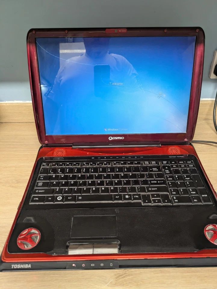 RARE RETRO GAMING LAPTOP TOSHIBA QOSIMIO 1TB SSD  8GB RAM  - Image 3 of 4