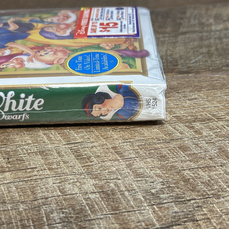 Snow White and the Seven Dwarfs VHS Walt Disney's Masterpiece Rare-New-Sealed - Image 4 of 4