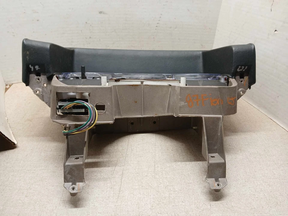 1986 1987 1988 PONTIAC FIERO GT Speedometer Instrument Cluster 2.8L 25084039 - Image 4 of 4