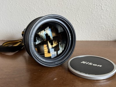 Nikon Nikkor 200mm F2 Ai-s telephoto portrait lens film or digital camera AIS